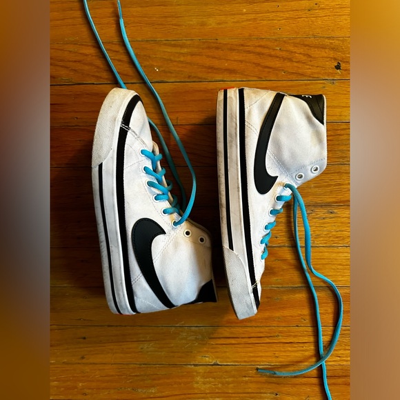 Nike Blazer - Picture 1 of 8